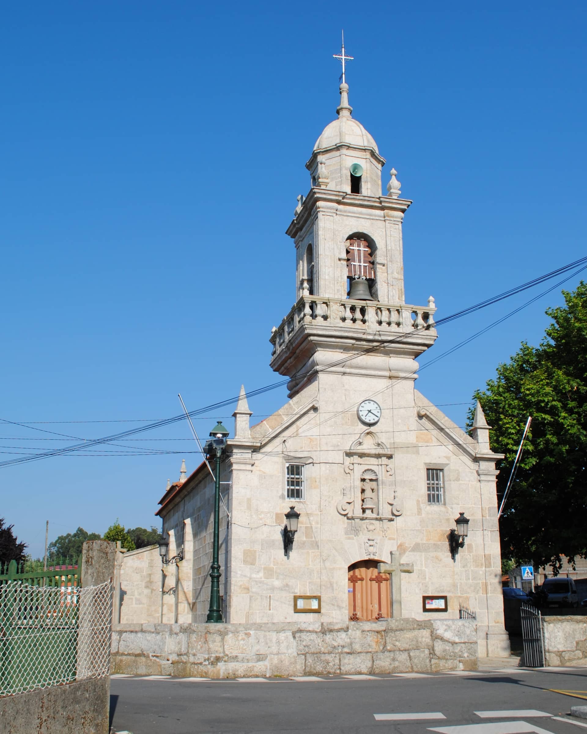 Igrexa de San Esteban de Beade