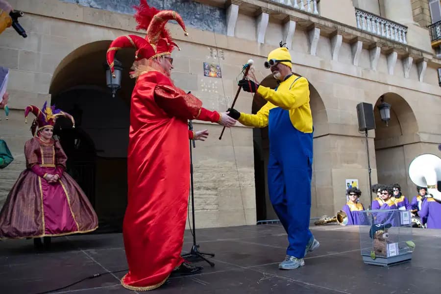 Mañanitas a la Diosa Momo