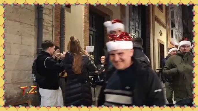 Llegada a la plaza Médico Tornay con Txaranga Izenbarekuak