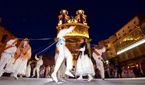 Pasacalles con Os Alegres y Fervellos do Pío