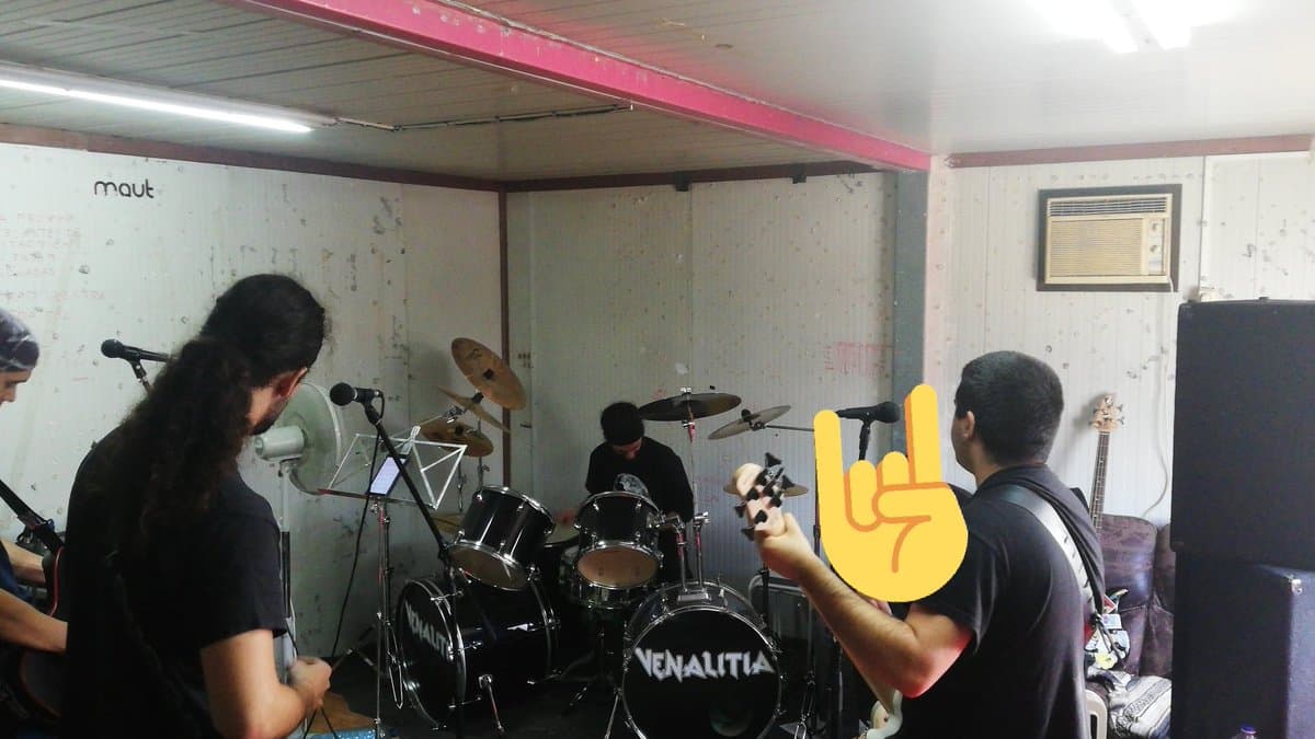 Concierto de Venalitia y Host