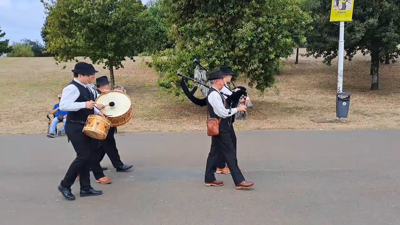 Actuación de la A.C. Folclórica Folerpas