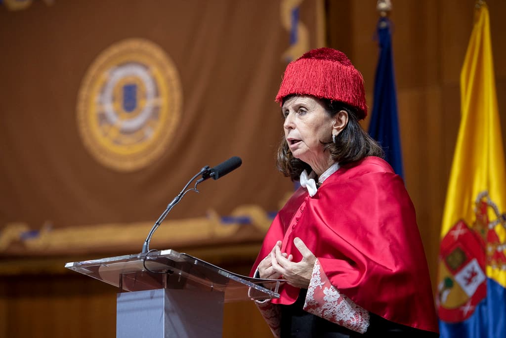 Investidura Doctora Honoris Causa a María Emilia Casas Baamonde