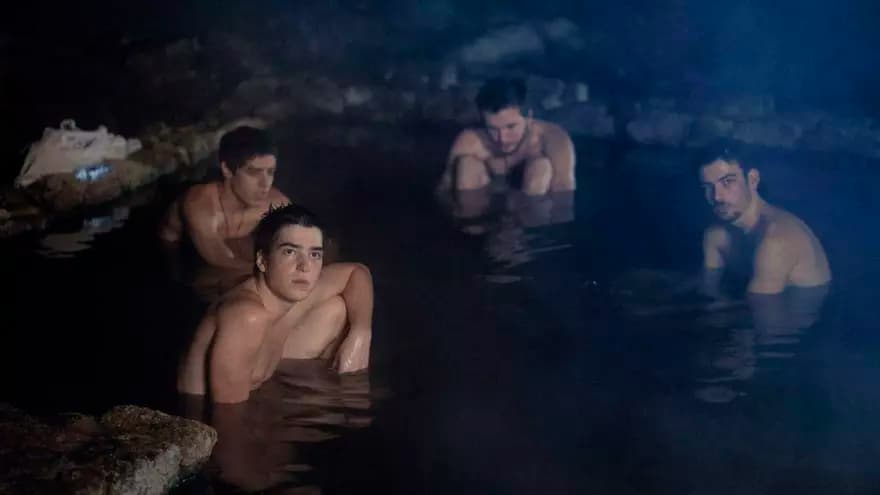 ANOCHE CONQUISTÉ TEBAS