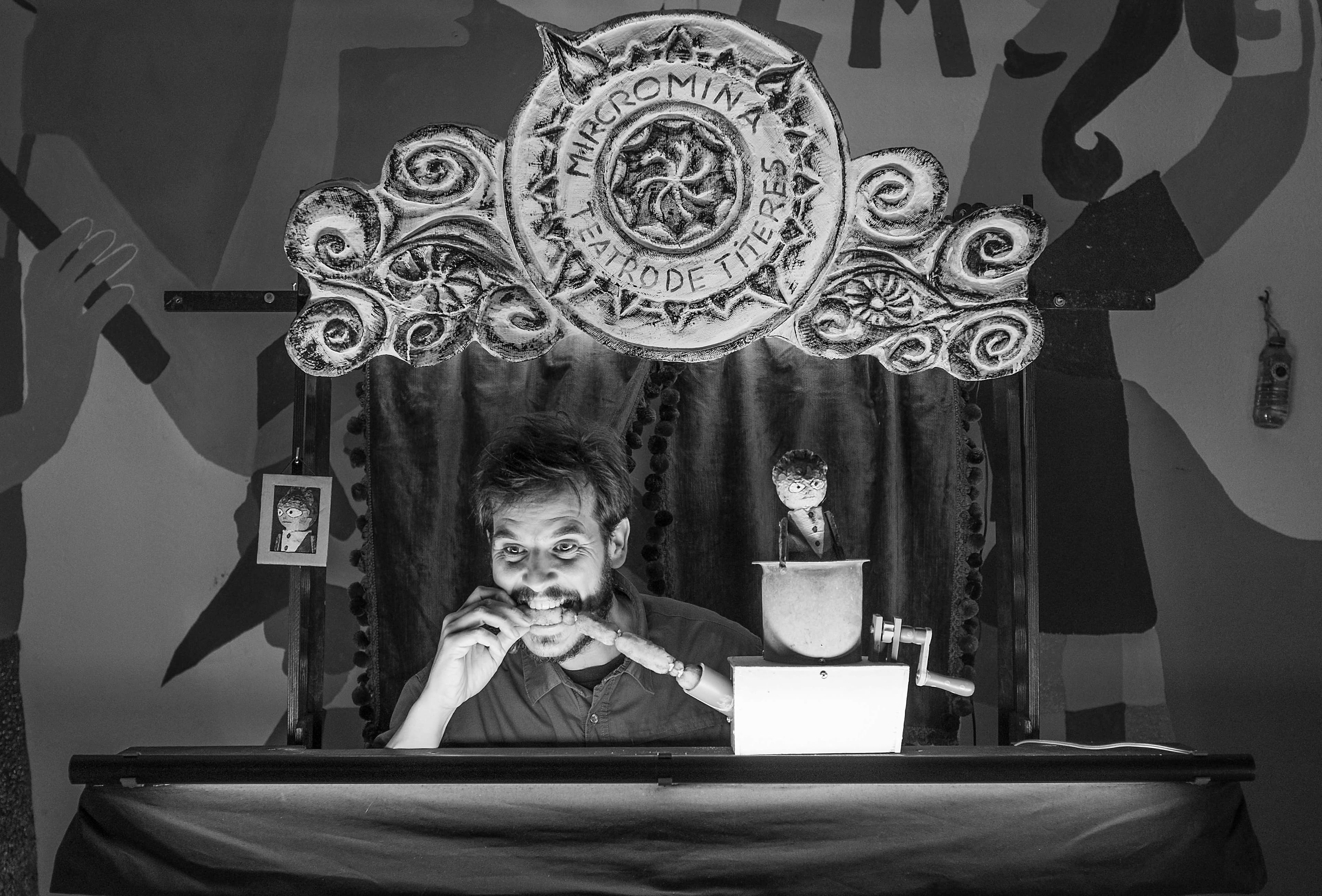 Actuación de 'Familia Unida' de Micromina Títeres