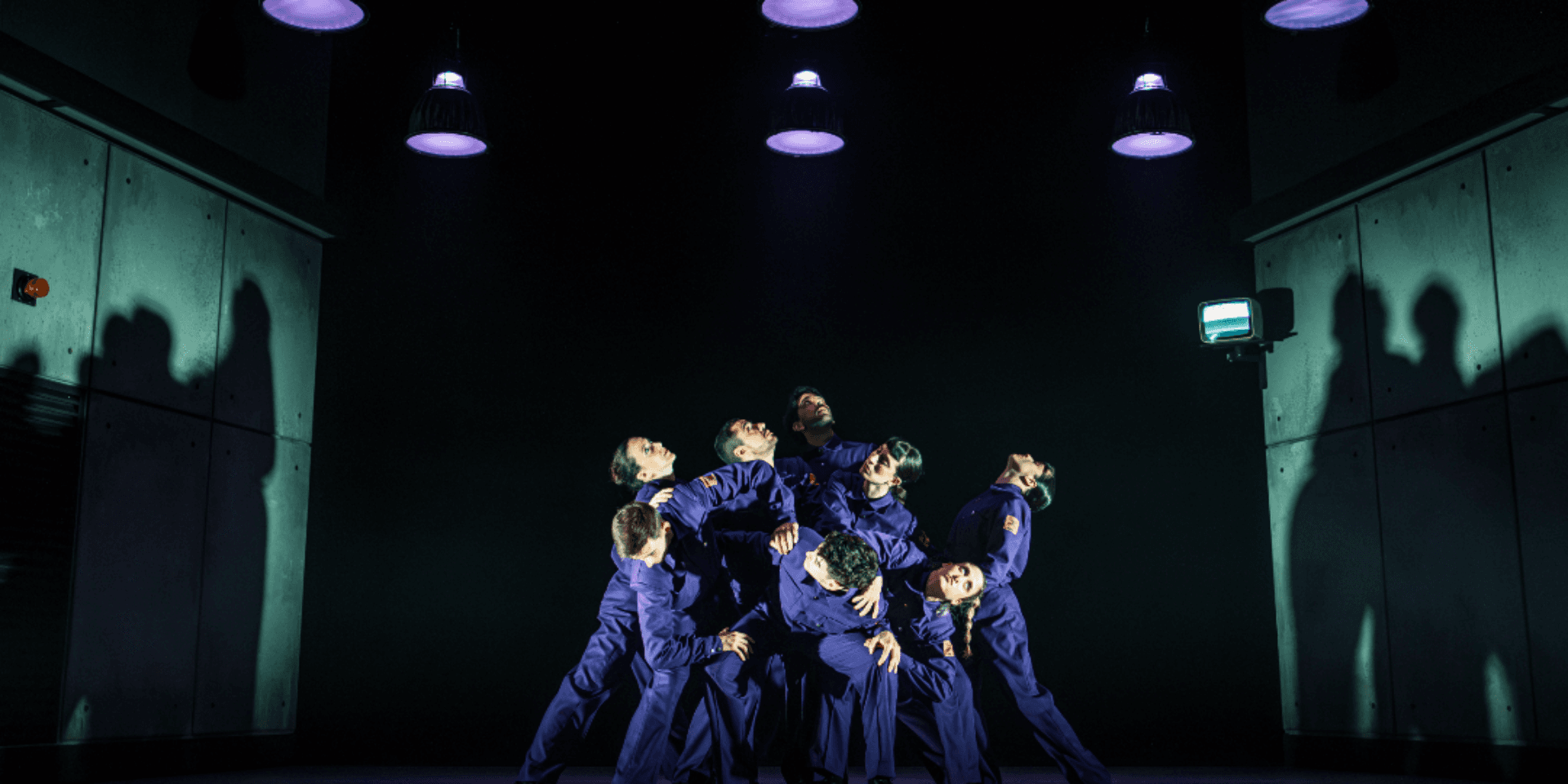 Halley - Led Silhouette