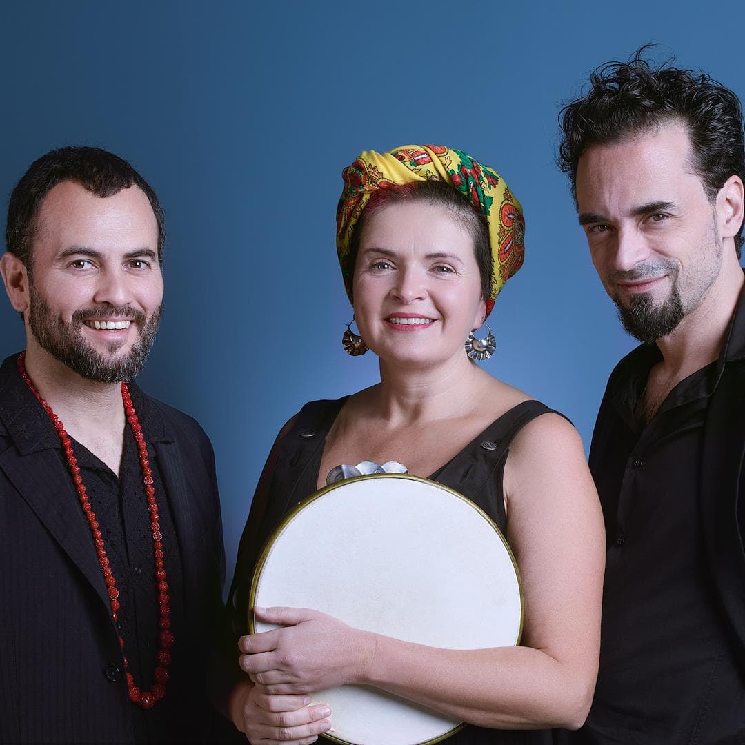 Actuación de Leni Pérez e Sekadra con Paco Dicenta