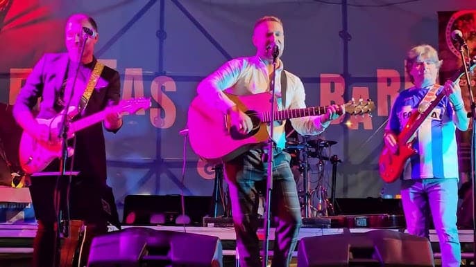 Vermú con Os Piñeiros Band