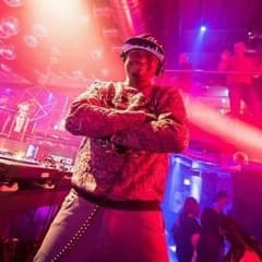 Black Jesus + Ozzy de Castro DJs