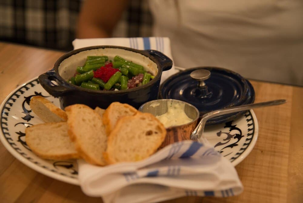 Namoreira: Cocina española con encanto en A Coruña