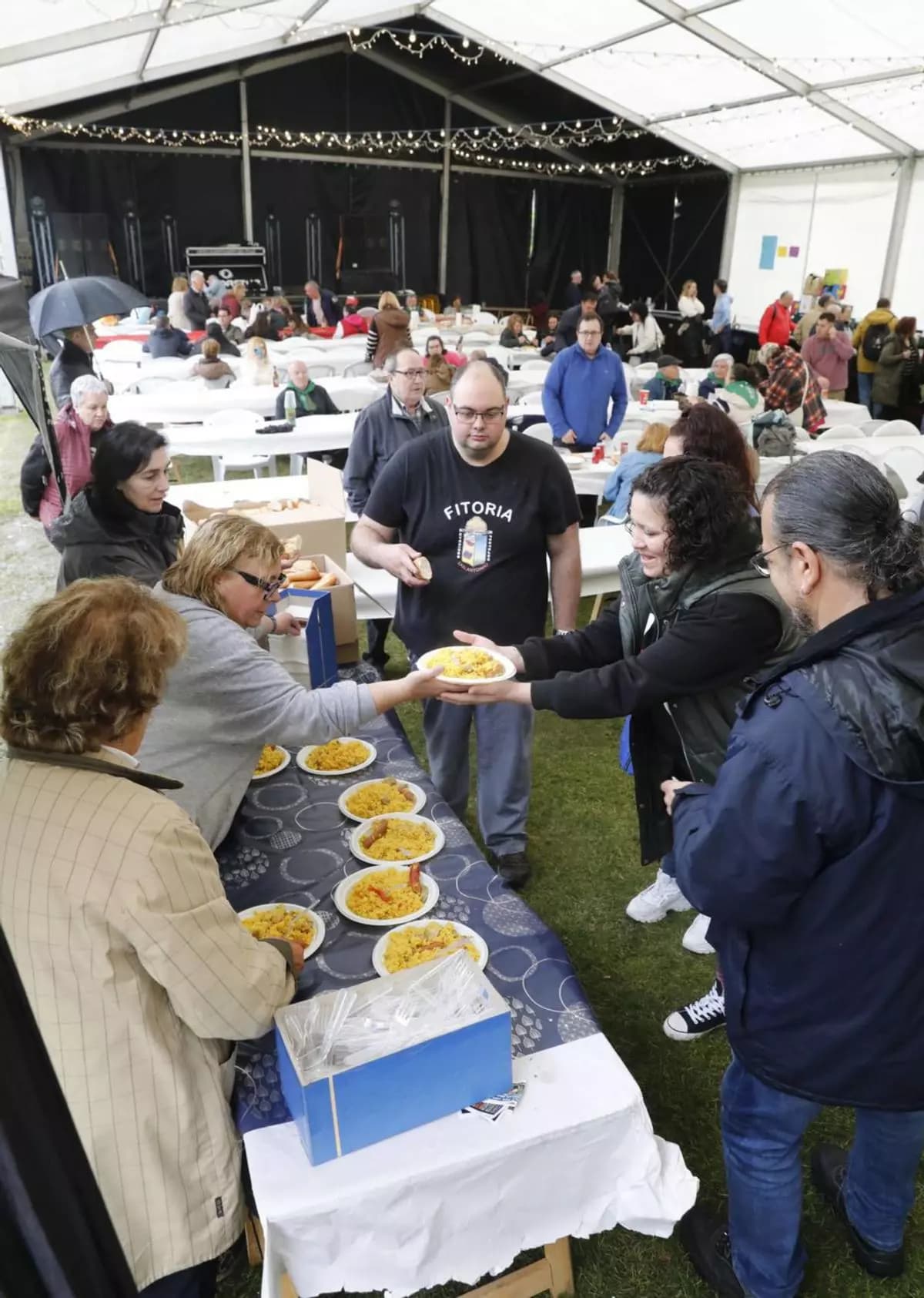 Verbena con "tekilazo" y el "Grupo Beatriz"