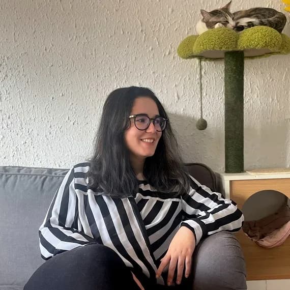 Encuentro con Marta Altieri, en conversación con Adela por Dios