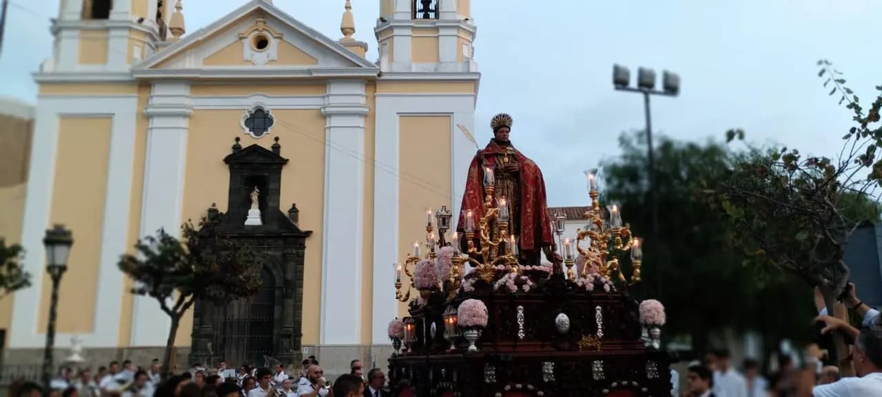 Cultos mensuales en honor a San Daniel