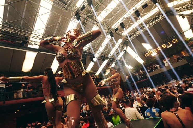 Fiesta de apertura de Amnesia