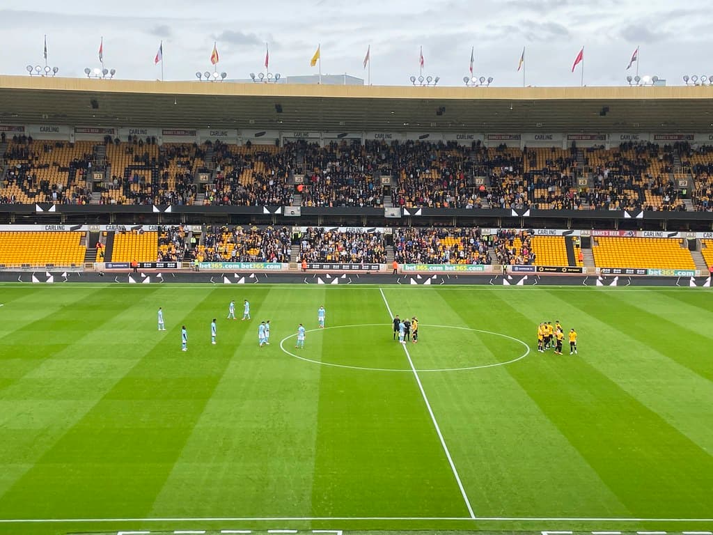 Wolves and Celta Vigo teams on the pitch | Wolves vs Celta V… | Flickr