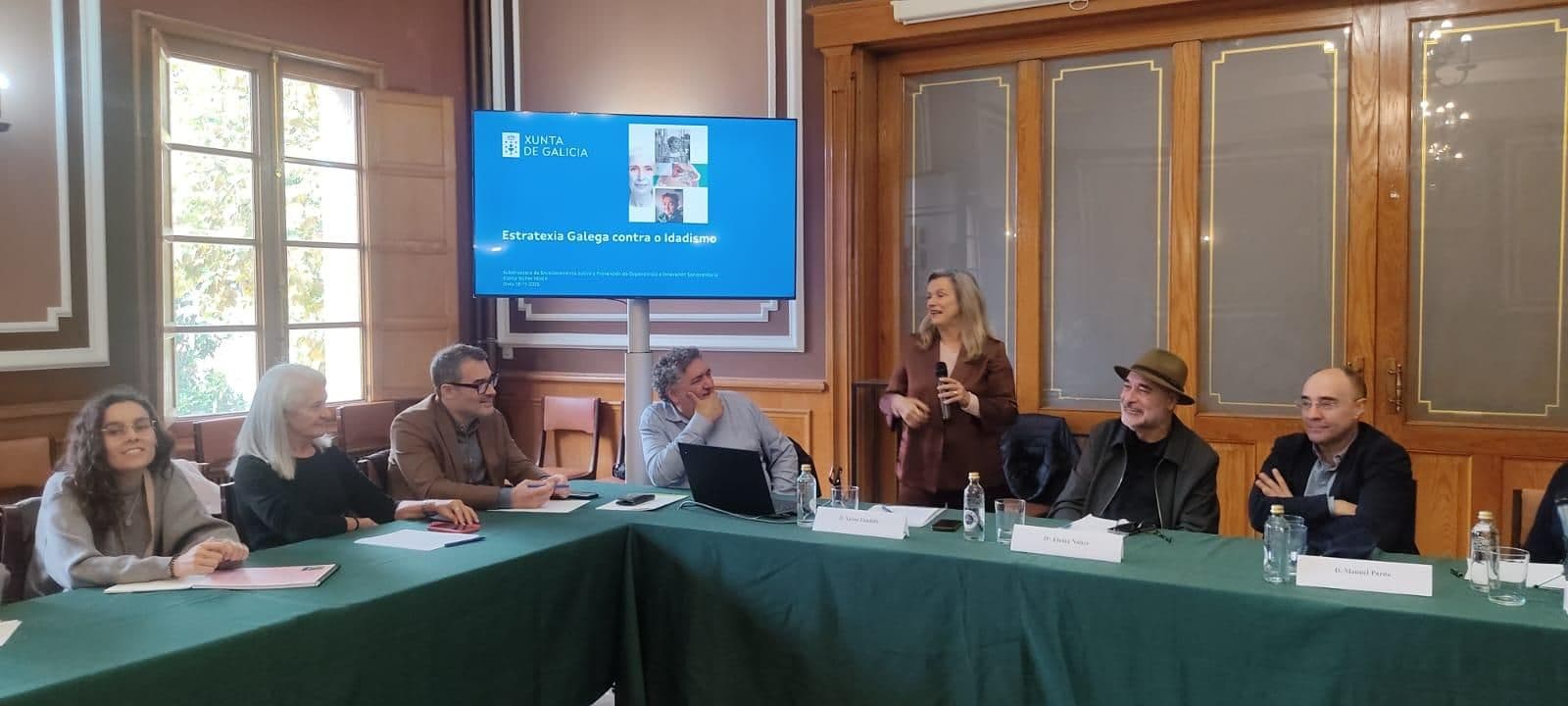 Coloquio sobre el edadismo y su impacto