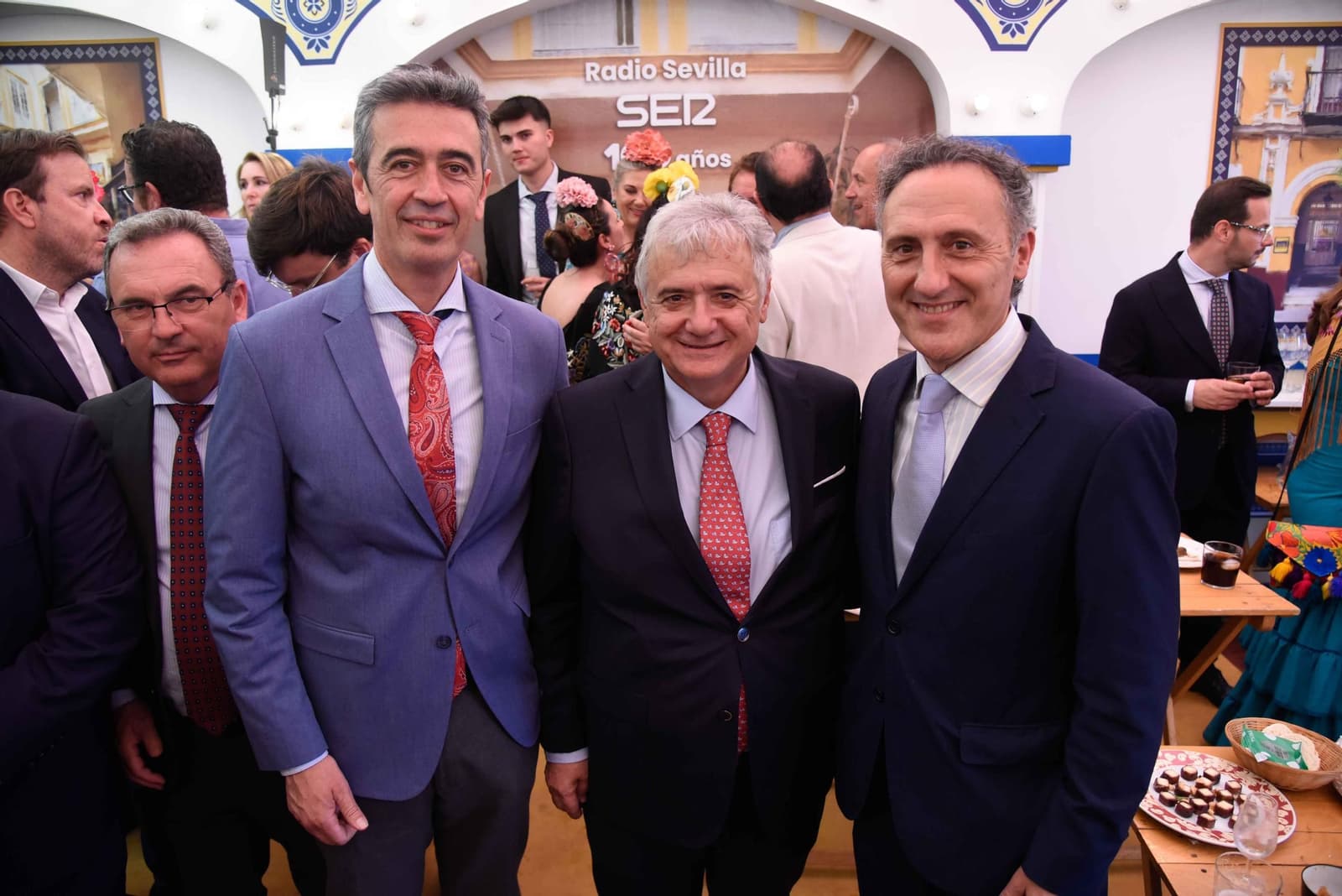 Recepciones de Radio Sevilla y la Cope en la Feria