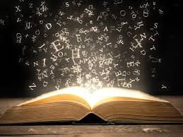 "Escritoras y escritores de Cantabria", conversación con Elena Bargues, Elena Camacho y Fernando Abascal