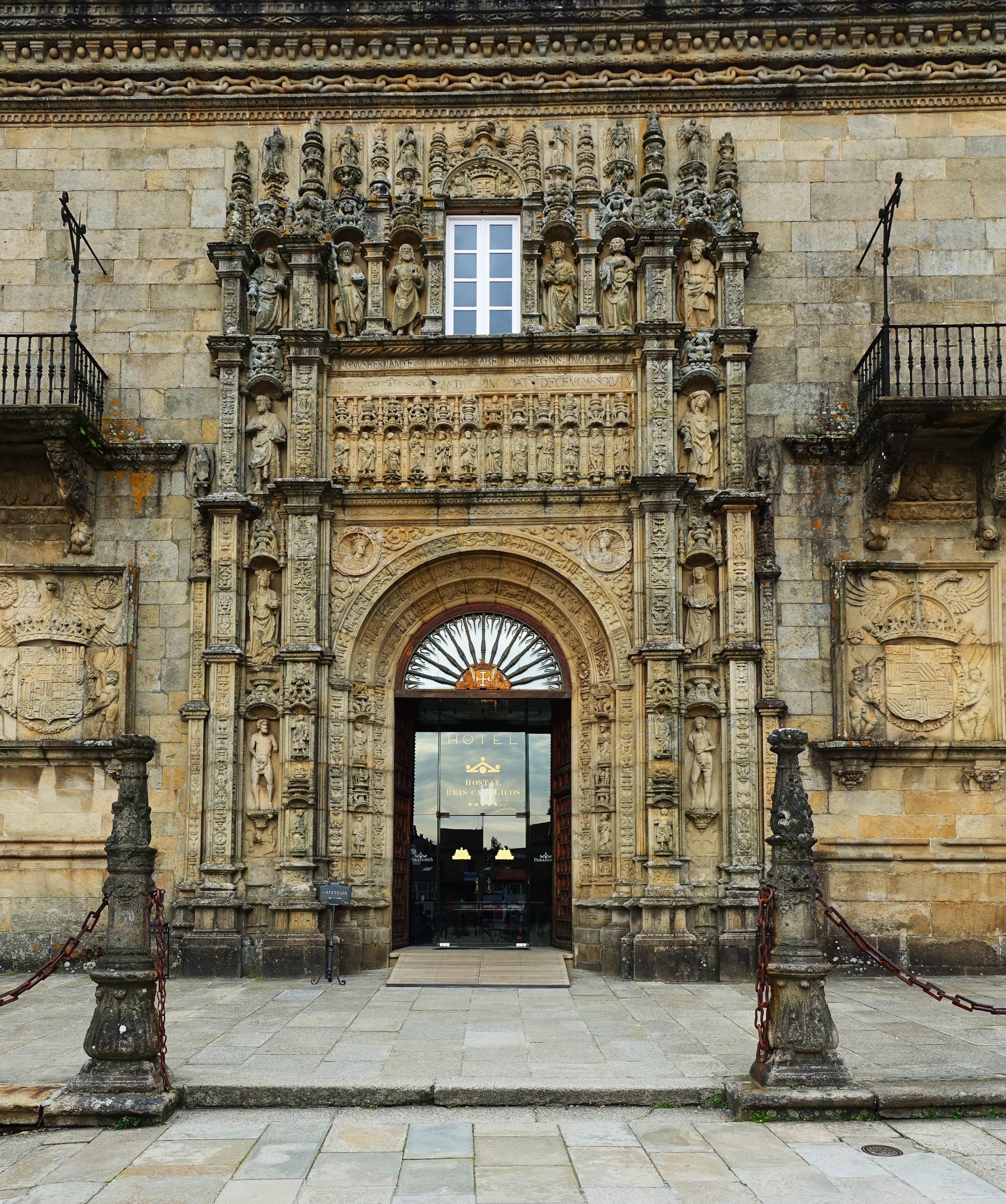 Hostal dos Reis Católicos - Wikipedia