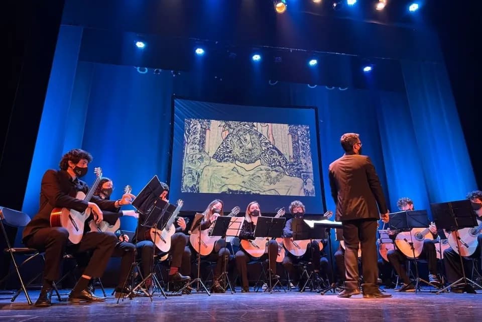 Orquesta de guitarras de Sevilla-Proyecto Guía a beneficio de ELA Andalucía