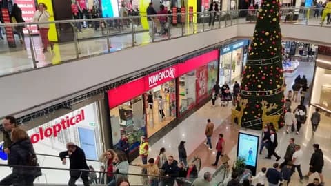 Encendido solidario de Navidad y musical infantil del Grinch