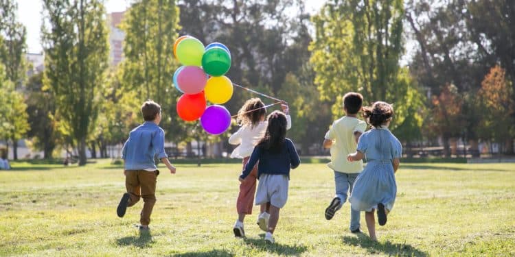 Estrategias prácticas de apoyo a personas en el espectro autista en la escuela y en el hogar