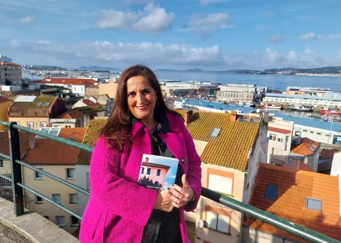 Arantza Portabales presenta ‘Asasinato na casa rosa’