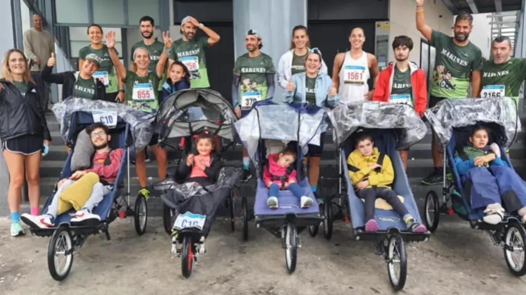 Quinto aniversario Marines Enki en Media Maratón A Coruña