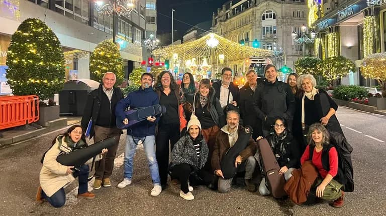 Pasacalles musical de los violines de la Etrad