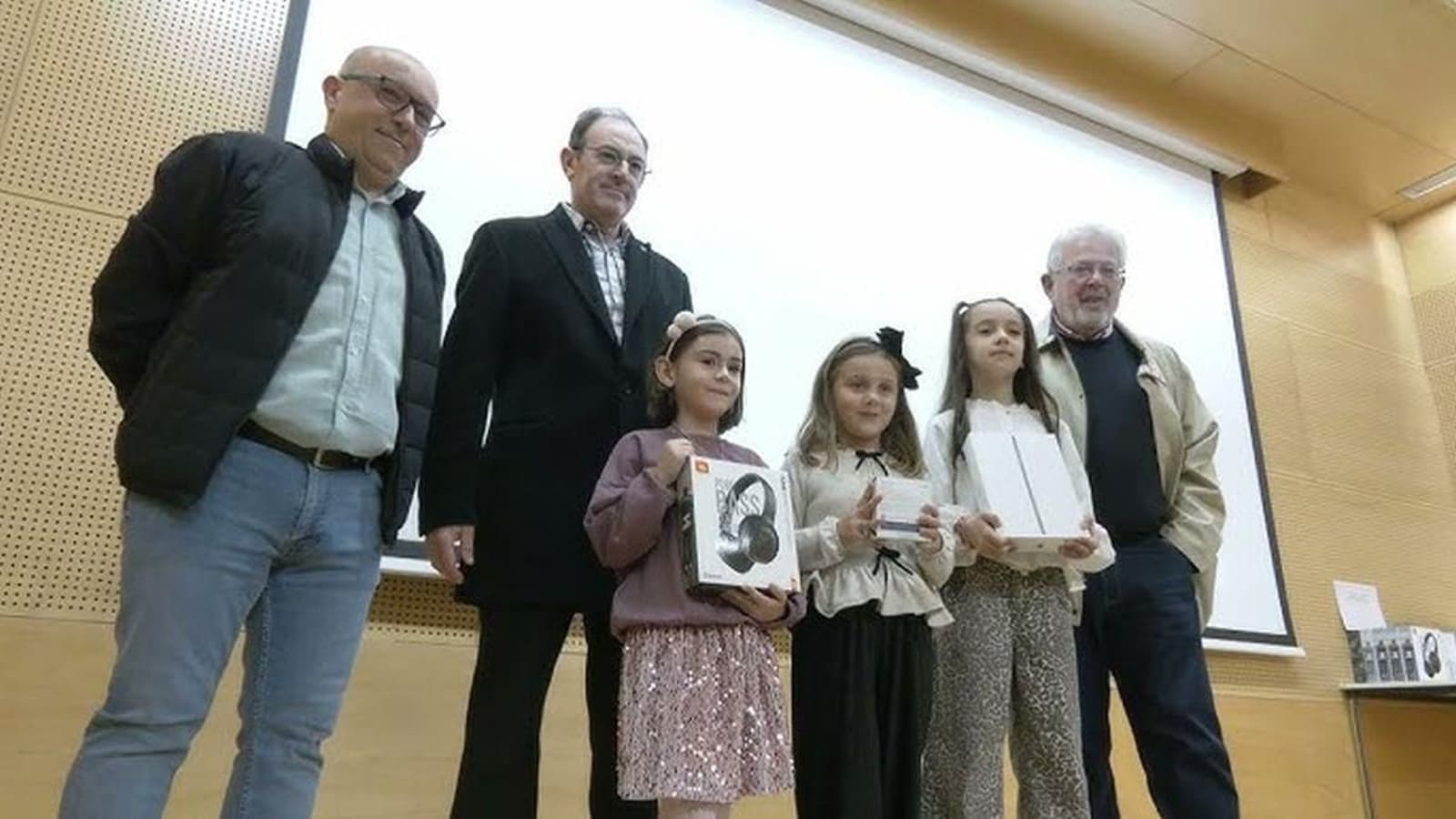 Entrega de premios del octavo concurso 'Jóvenes y Mayores'