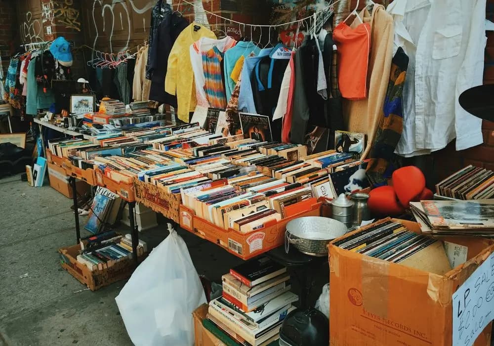 Trueque de Ropa & Libros