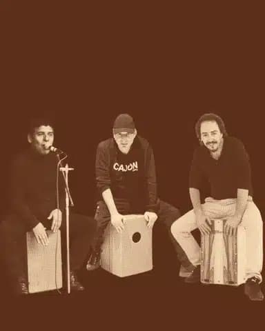 The Cajón. Artesanía del Ritmo