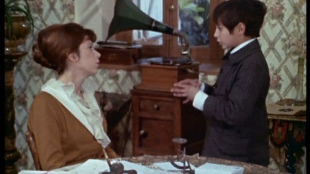 Proyección de 'La casa del bosque' (La maison des bois) - Cap. 4