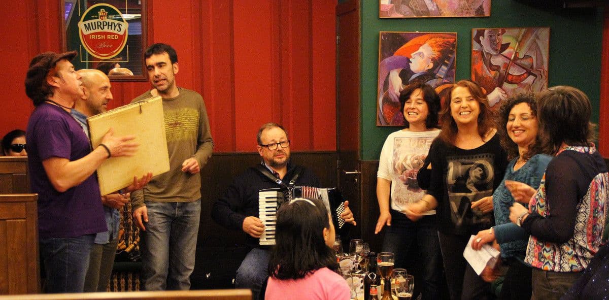 Cantos de Taberna