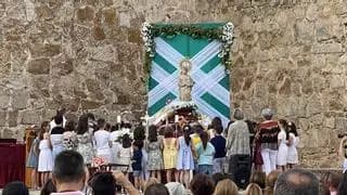 Ofrenda floral a la Virgen de la Montaña