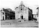 Fotografía histórica en blanco y negro de la Antigua Iglesia de la Virgen del Camino
