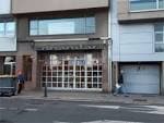 Fachada de un local comercial en alquiler en la Avenida de Buenos Aires, A Coruña