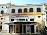 Fachada principal del Teatro Lope de Vega con su arquitectura clásica