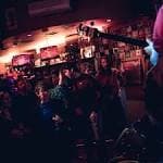 Ambiente de público durante una actuación musical en directo