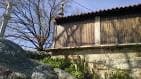 Detalle de un hórreo tradicional en los terrenos del Pazo de Ludeiro