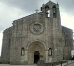 Vista frontal de la Iglesia de Santa María del Azogue con su rosetón y campanario.
