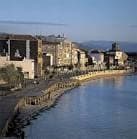 Vista panorámica del Paseo de Bouzas y edificios costeros