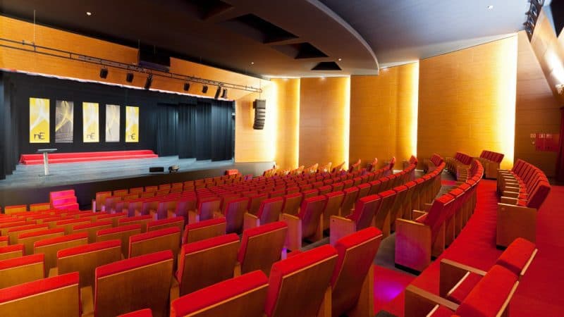 Auditorio, teatro y biblioteca en Vandellós, Tarragona. España ...