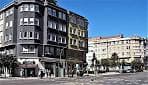 Esquina de edificio en el barrio de Os Mallos, A Coruña