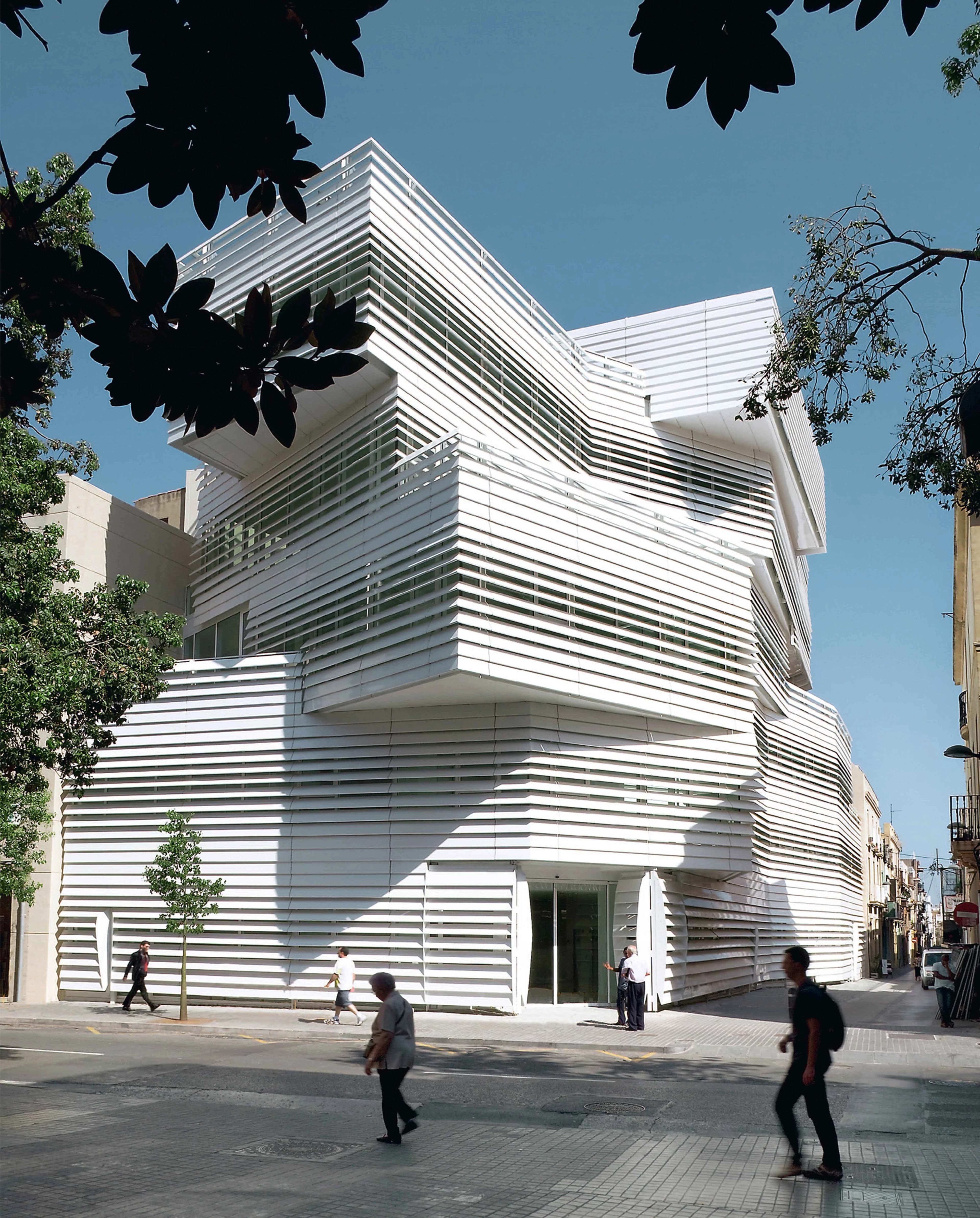 Civic and Cultural Centre in Badalona - Martínez Lapeña & Elías ...