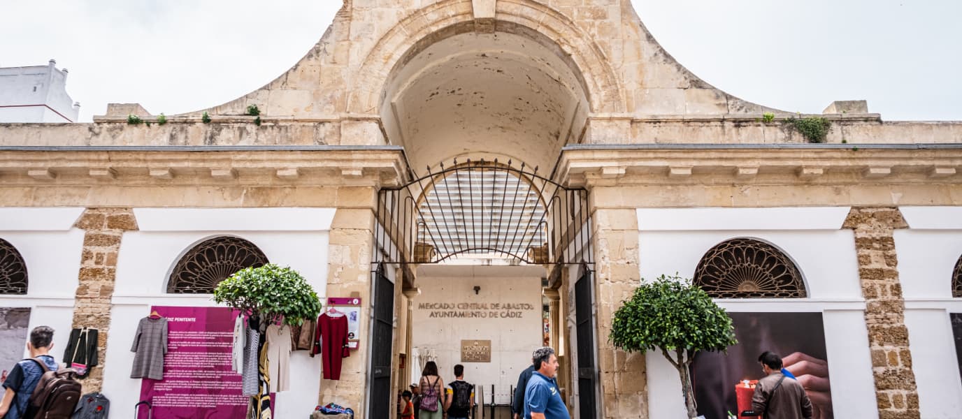 The Central Market of Cádiz: shopping, eating and having fun