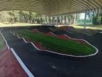 Pista de pump track o BMX cubierta en el Complexo Deportivo Monterrei