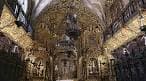 Interior de la Catedral de Ourense con altar ricamente decorado