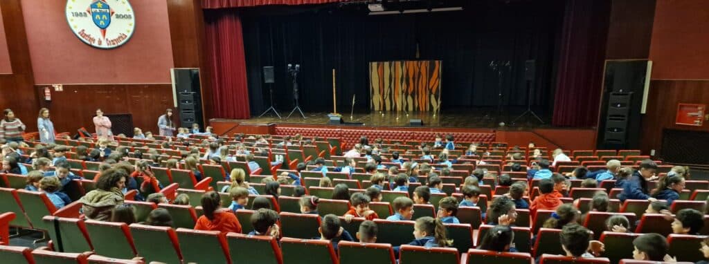 Interior del Teatro La Salle con público durante un evento