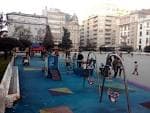 Parque infantil en la Plaza de Vigo, un espacio para actividades familiares